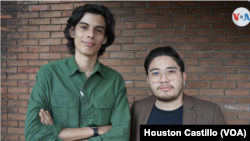 Retrato de dos jóvenes opositores nicaragüenses exiliados en San José, Costa Rica. Foto: Houston Castillo, VOA