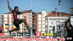 El triplista cubano Pedro Pablo Pichardo, durante la XV Reunión Internacional de Atletismo Villa de Bilbao, en la que se impuso con 17,81 metros