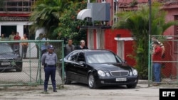 Díaz-Canel visita instituto forense donde se identifica a víctimas accidente.