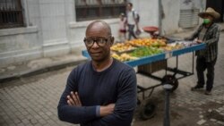 El líder opositor Manuel Cuesta Morúa posa para un retrato en La Habana, Cuba, el lunes 20 de marzo de 2023. (Foto AP/Ramón Espinosa)